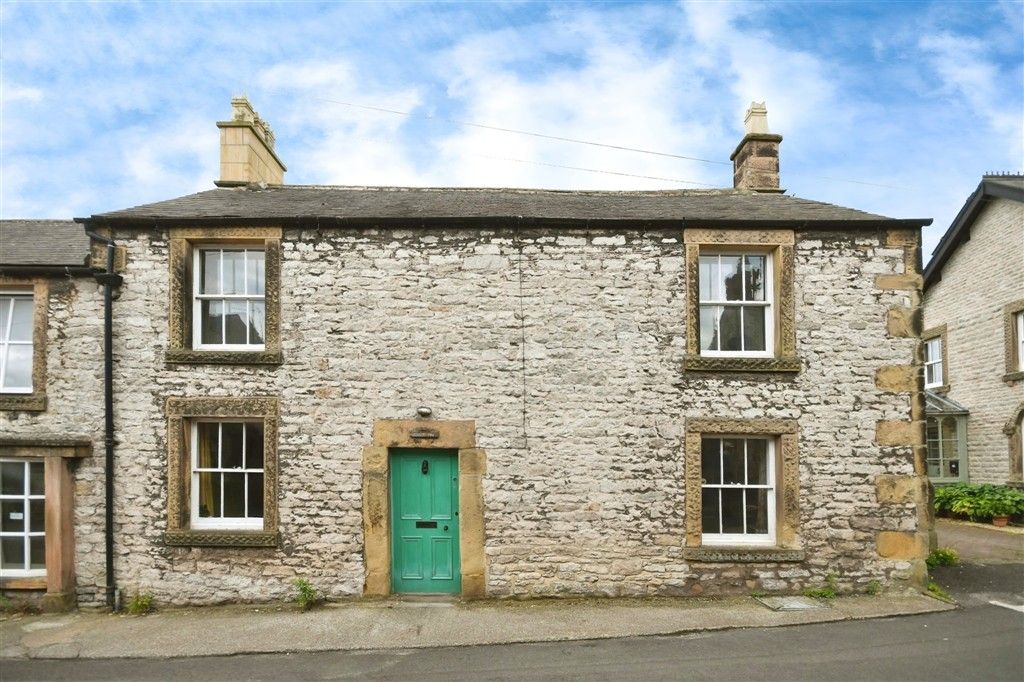 Property photo 1 of 17