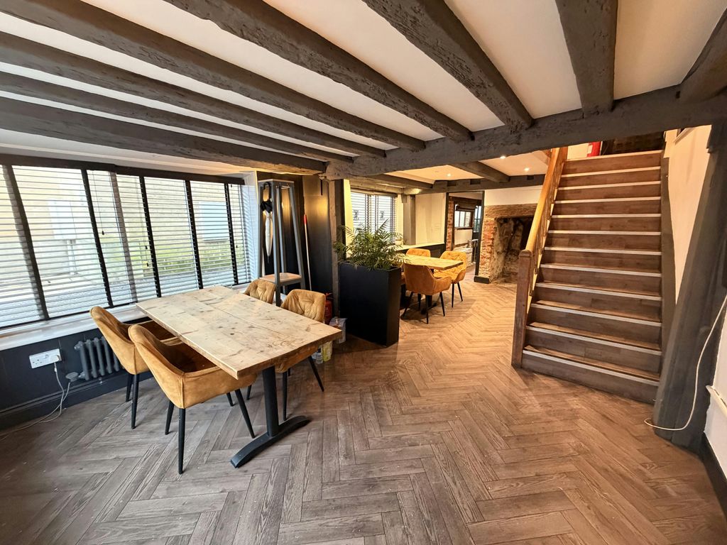 Property photo 2 of 8 Img_2751.Jpeg