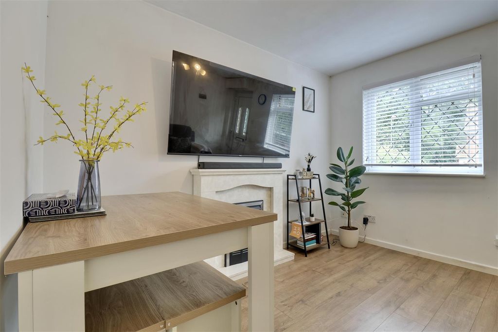 Property photo 3 of 11 810Ff6Ad-F783-4Dd3-Bb3A-8F53619Df945_1_201_A.Jpeg