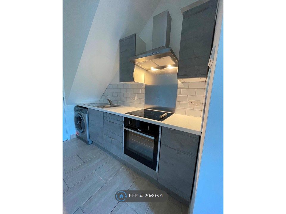 Property photo 2 of 7 Kitchen