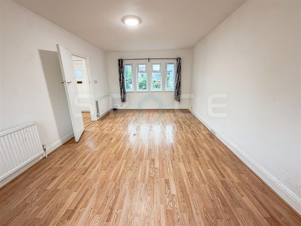 Property photo 3 of 27 6578625B-43E0-4d41-Aff9-36Bdd69c646d-1.Jpg