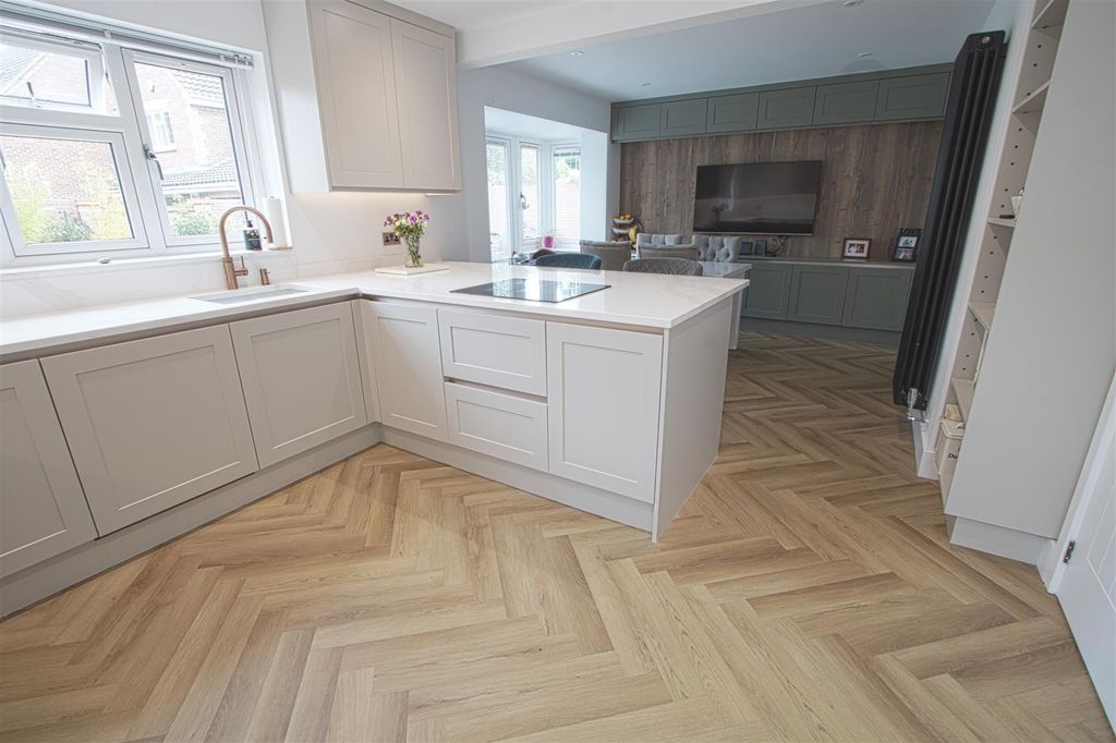 Property photo 2 of 19 Kitchen2.Jpg