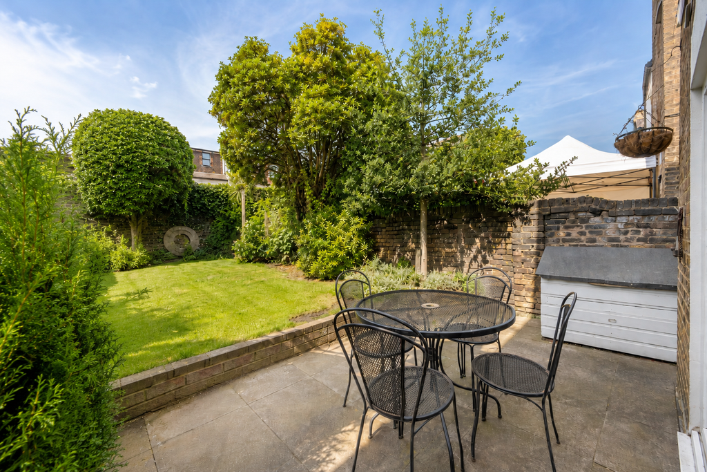 Property photo 2 of 13