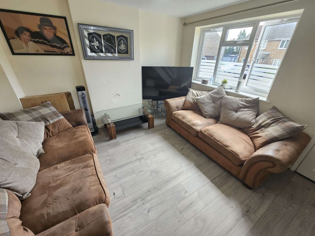 Property photo 3 of 11 Gallery