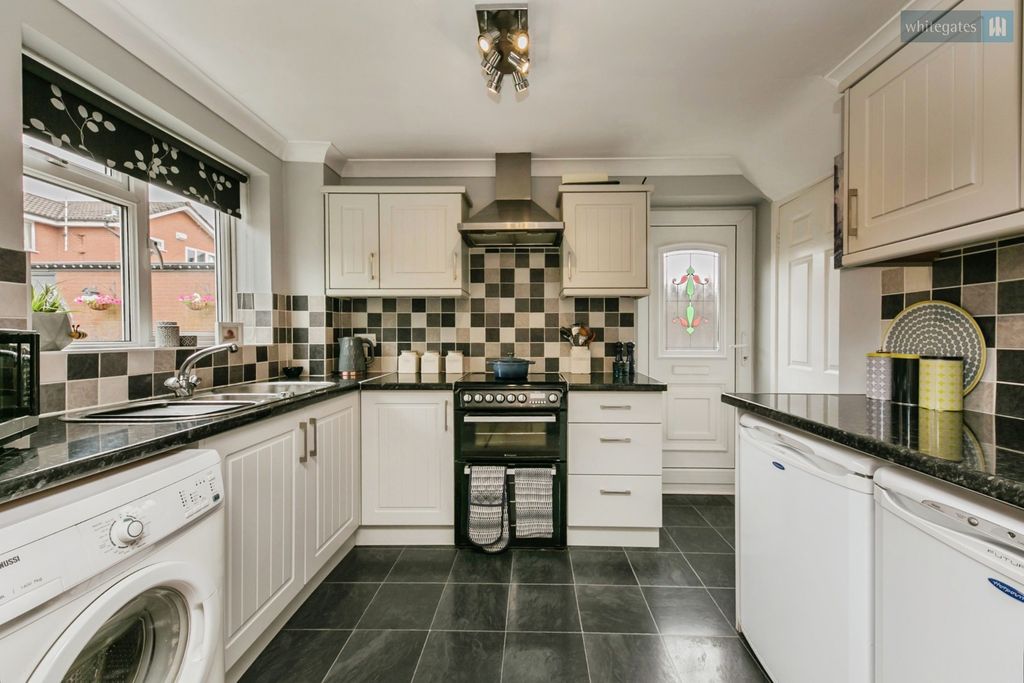 Property photo 3 of 19 Pbox-Img.Jpg