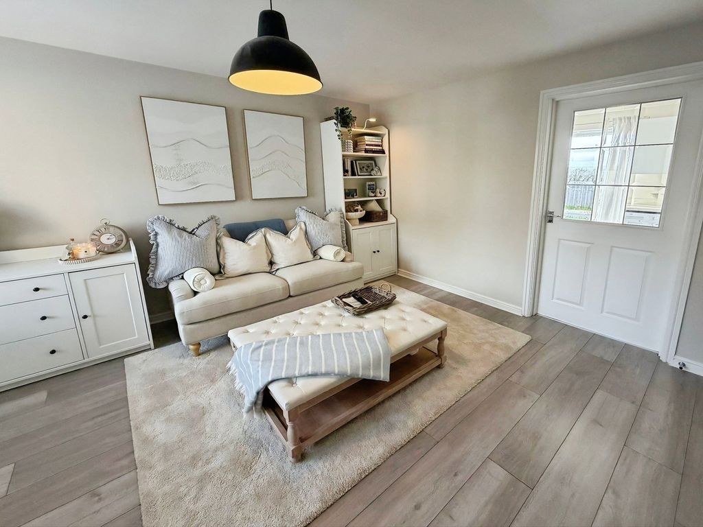 Property photo 3 of 31