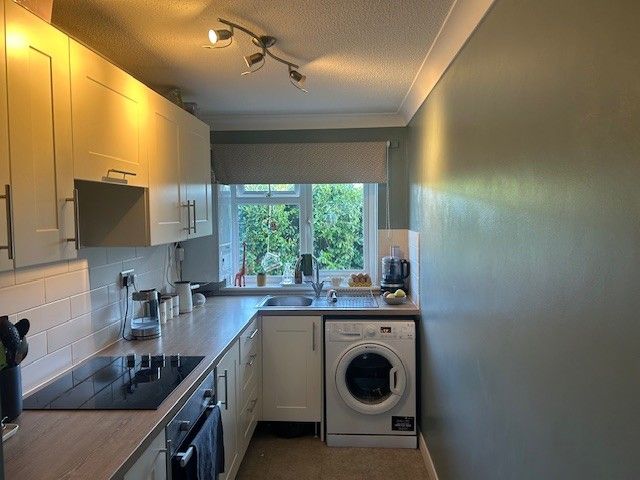 Property photo 2 of 9 122 Sycamore New Kitchen x1