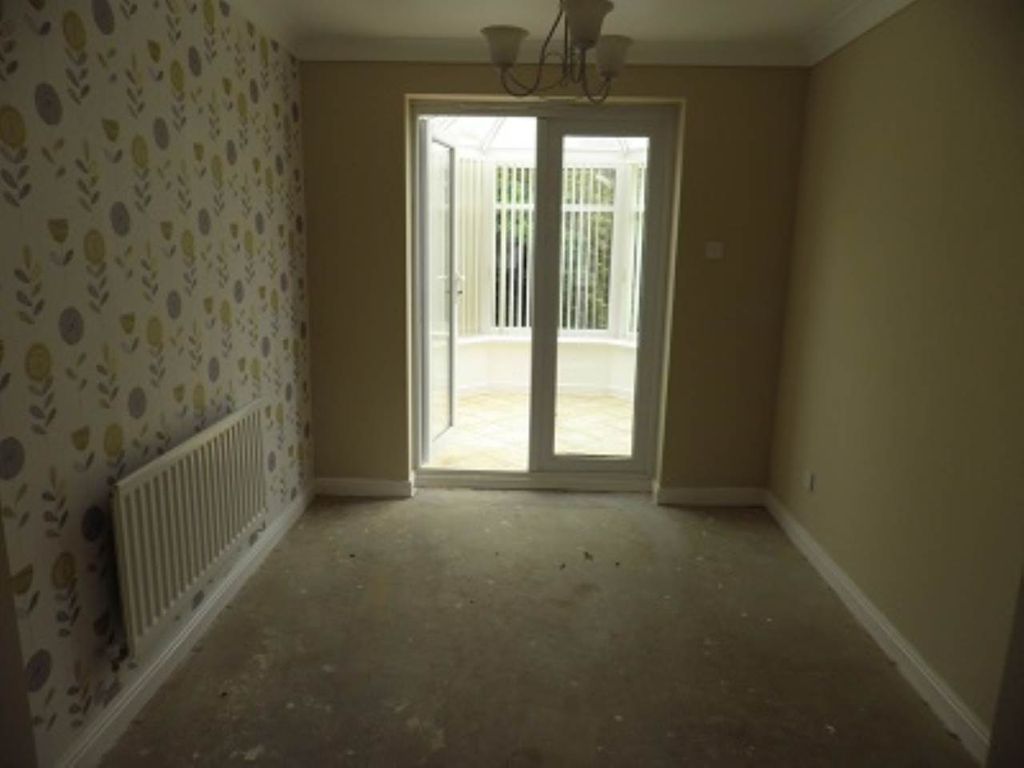 Property photo 3 of 14 Dining Room