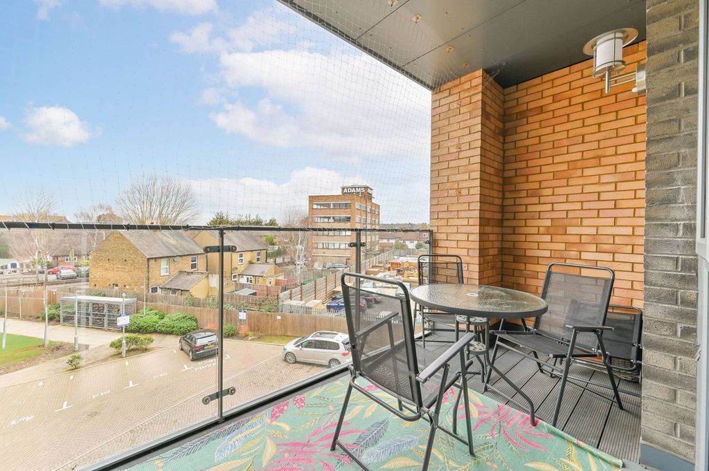 Property photo 3 of 11