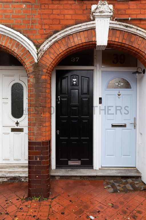 Property photo 2 of 26