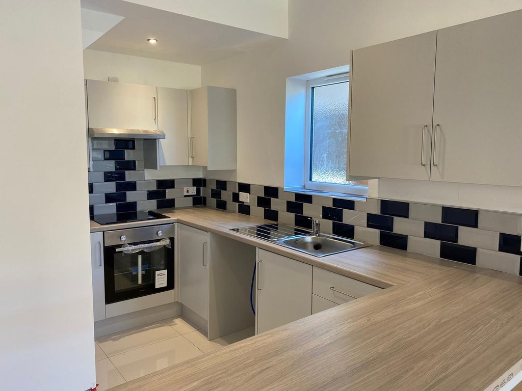 Property photo 1 of 7 Kitchen