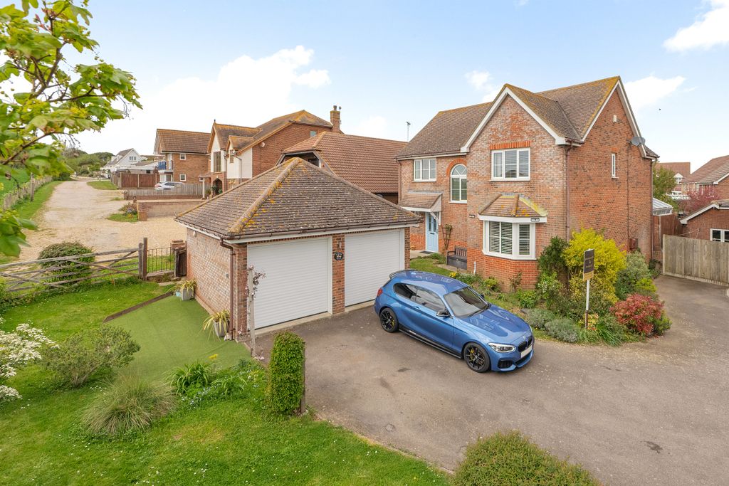 Property photo 1 of 18 Front