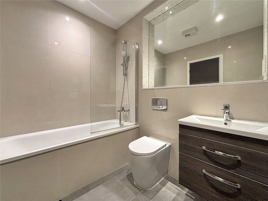 Property photo 3 of 9 Picture No. 06