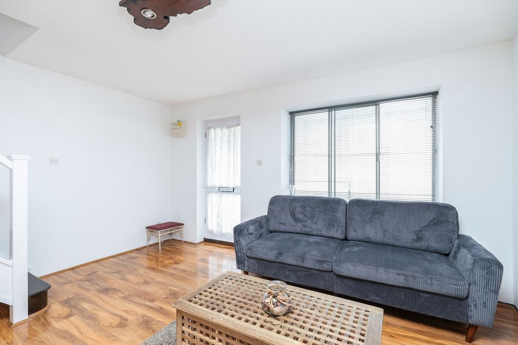 Property photo 3 of 13 Pbox-Img.Jpg