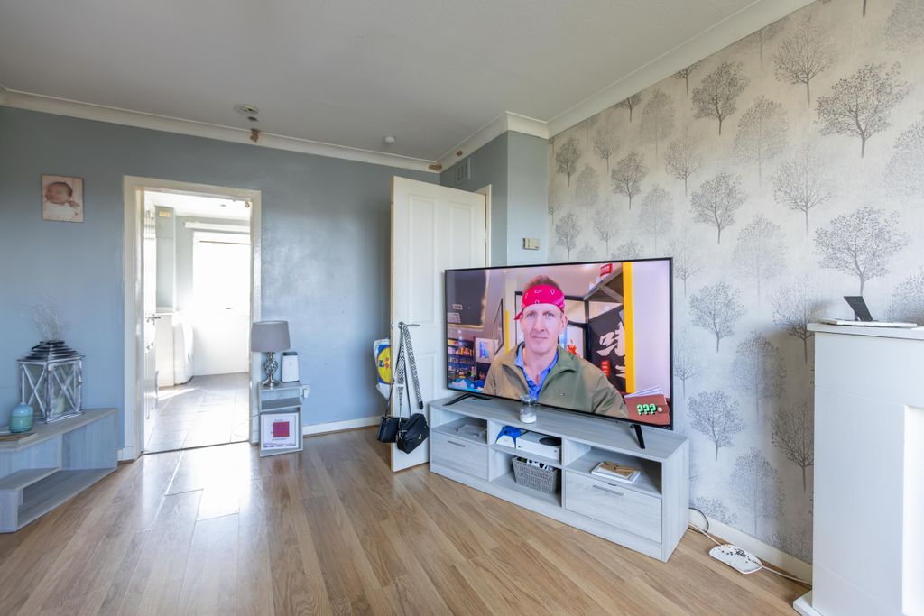 Additional image 4 of 2 bed flat for saleEllerslie Street, Johnstone PA5