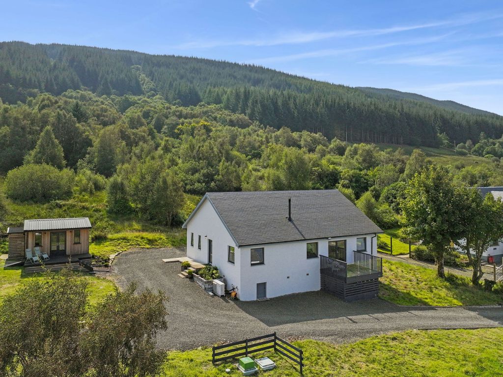 Property photo 1 of 33