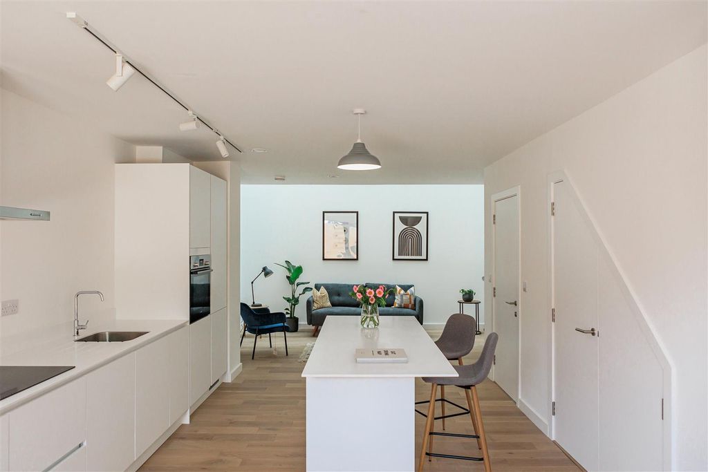 Property photo 1 of 15 Kitchen.Jpg