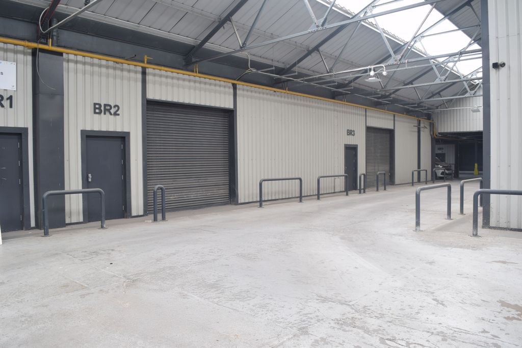 Property photo 1 of 3