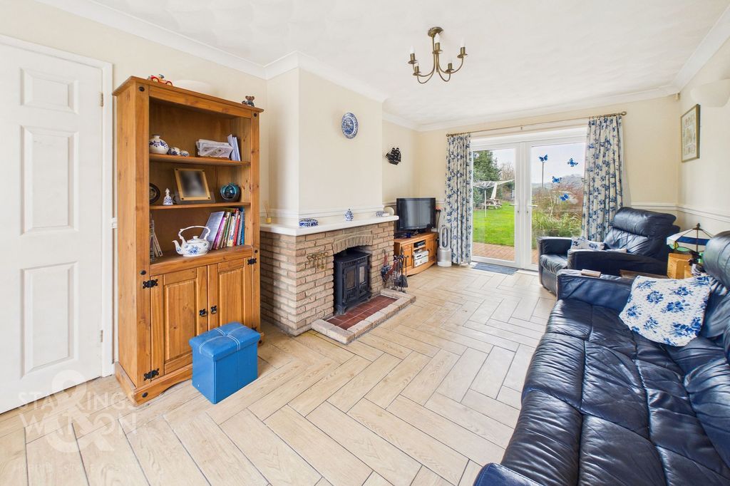 Property photo 1 of 28