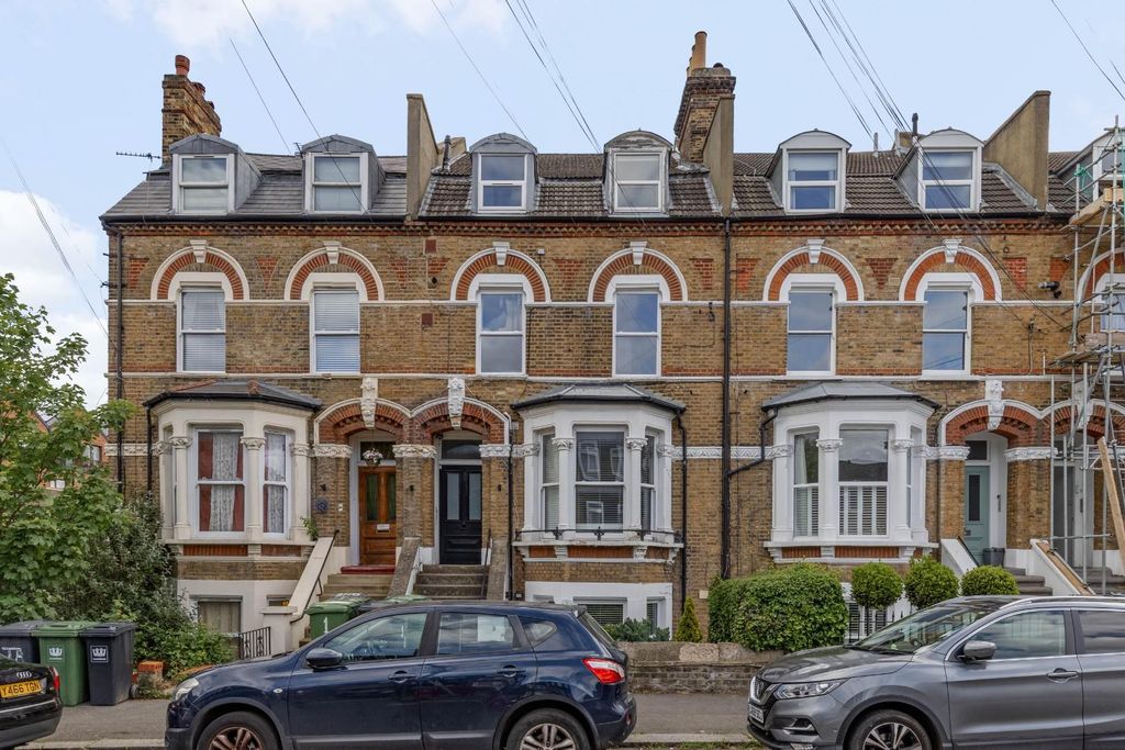 Property photo 2 of 13 3B Venner Road, Se26 - 14.Jpg