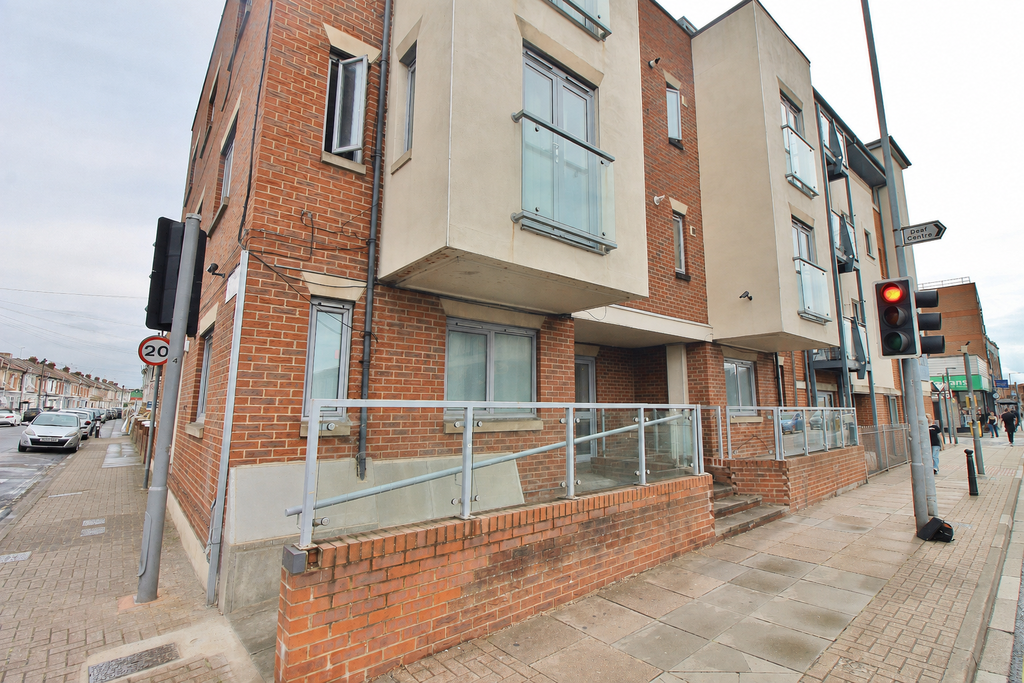 Property photo 1 of 8