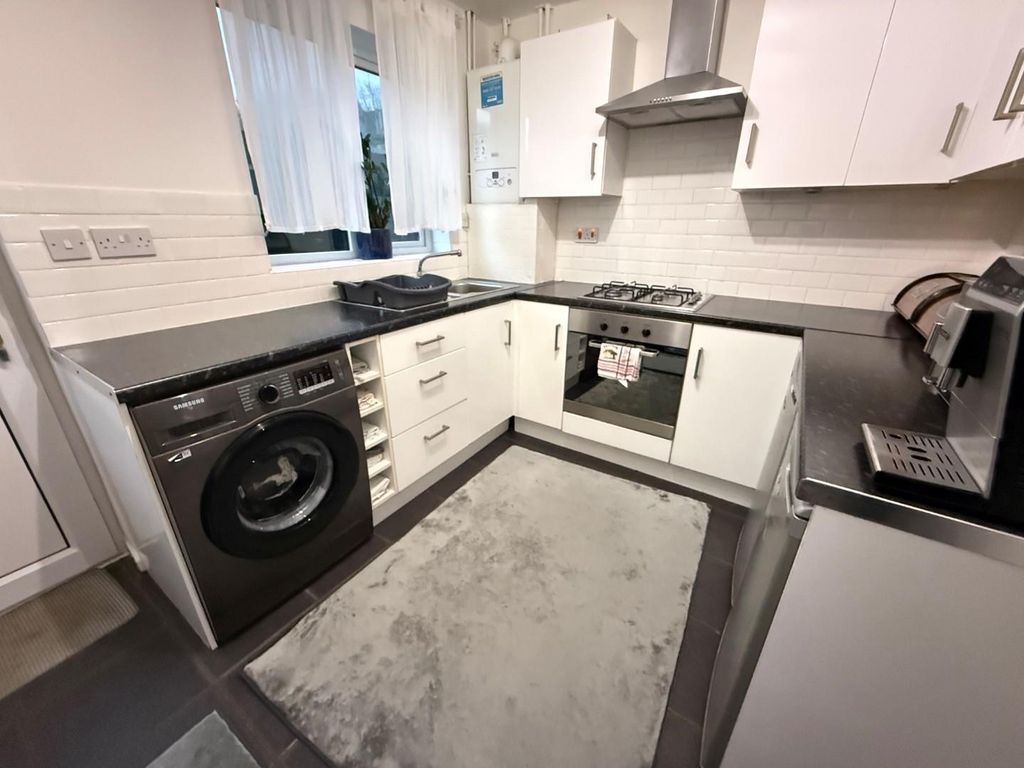 Property photo 2 of 8 3.Jpg