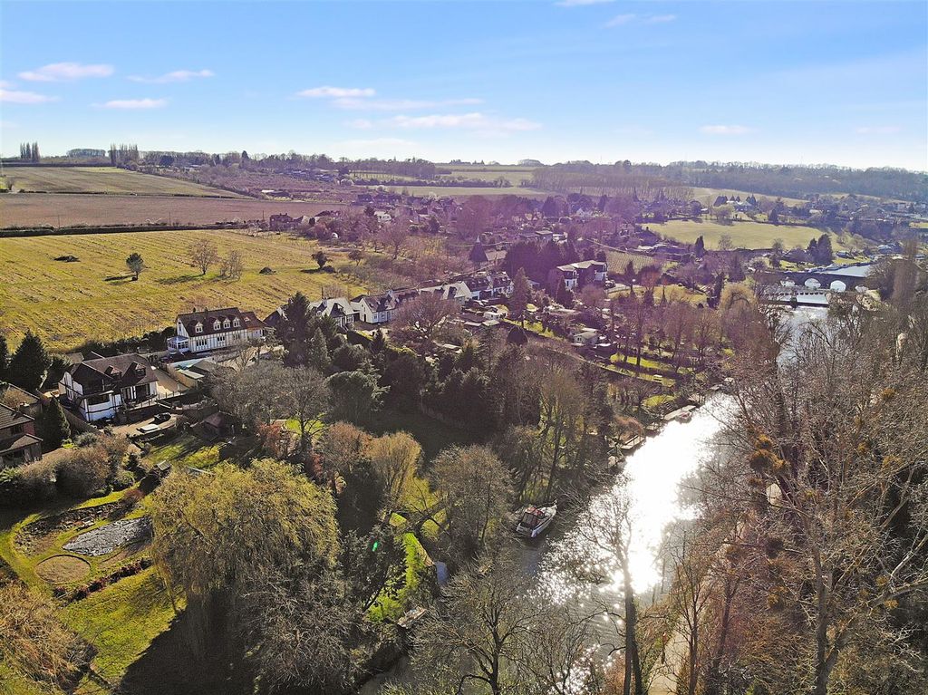 Property photo 2 of 39 River Medway