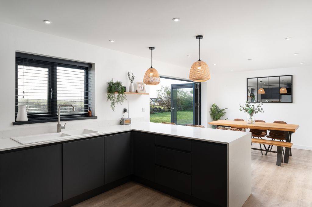 Property photo 3 of 37