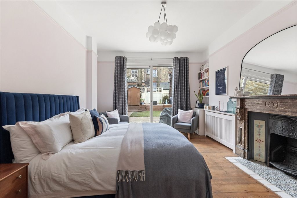 Property photo 2 of 18 Picture No. 10