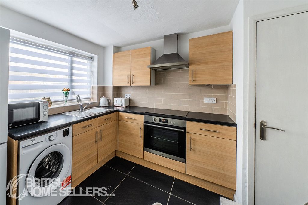 Property photo 3 of 15 Picture No. 04