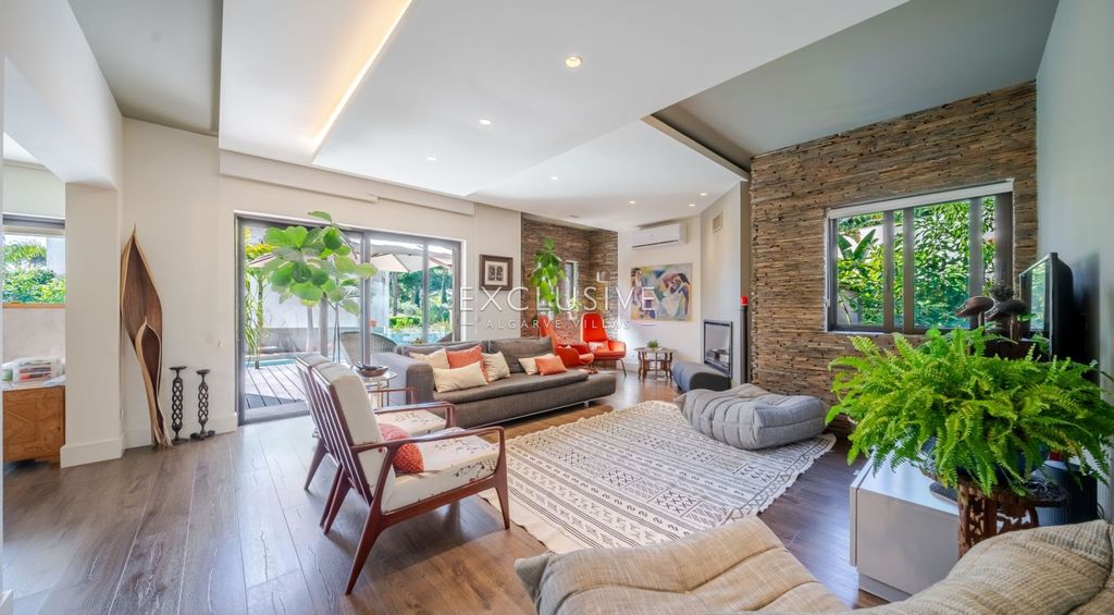 Property photo 3 of 46