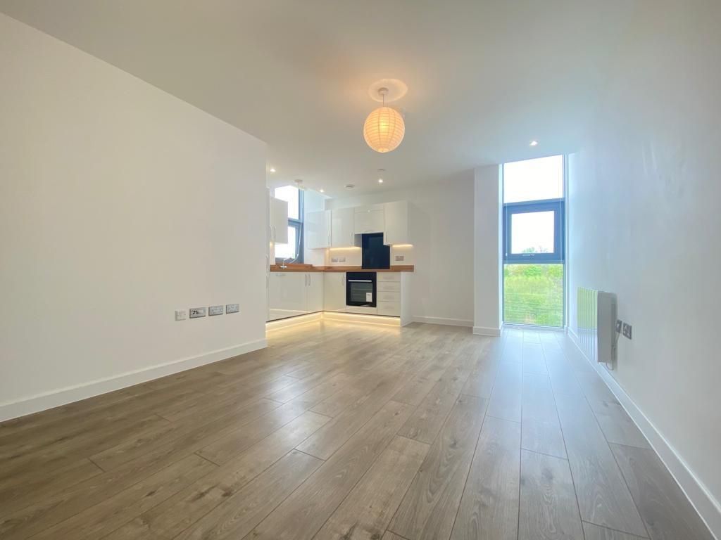 Property photo 3 of 10 Living Room