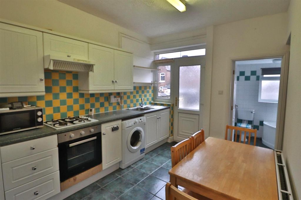 Property photo 2 of 9 Kitchen Diner