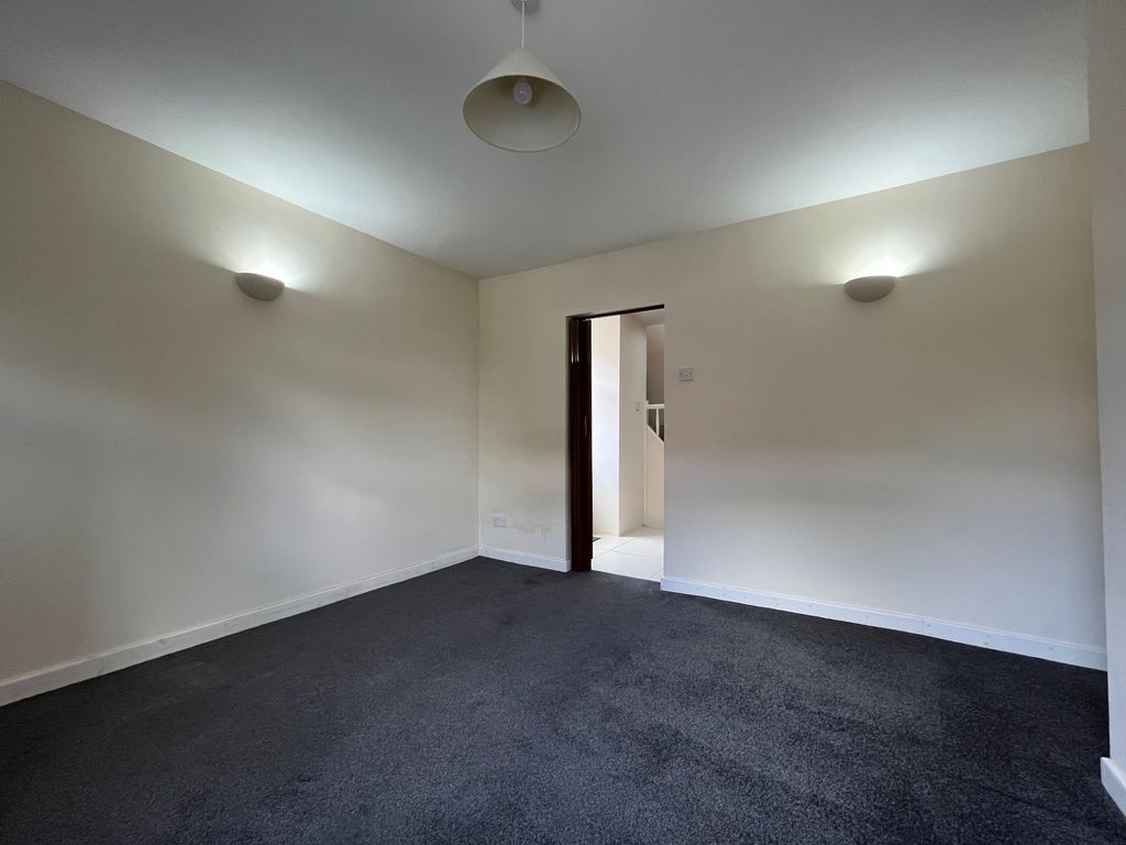 Property photo 3 of 18 Image