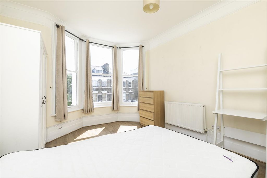 Property photo 2 of 12 Flat B, 481 Caledonian Road -8.Jpg