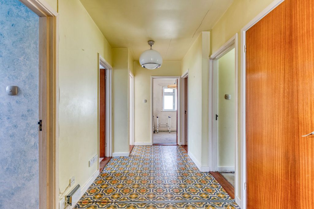 Property photo 2 of 22