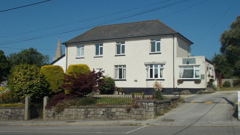 Property photo 1 of 28
