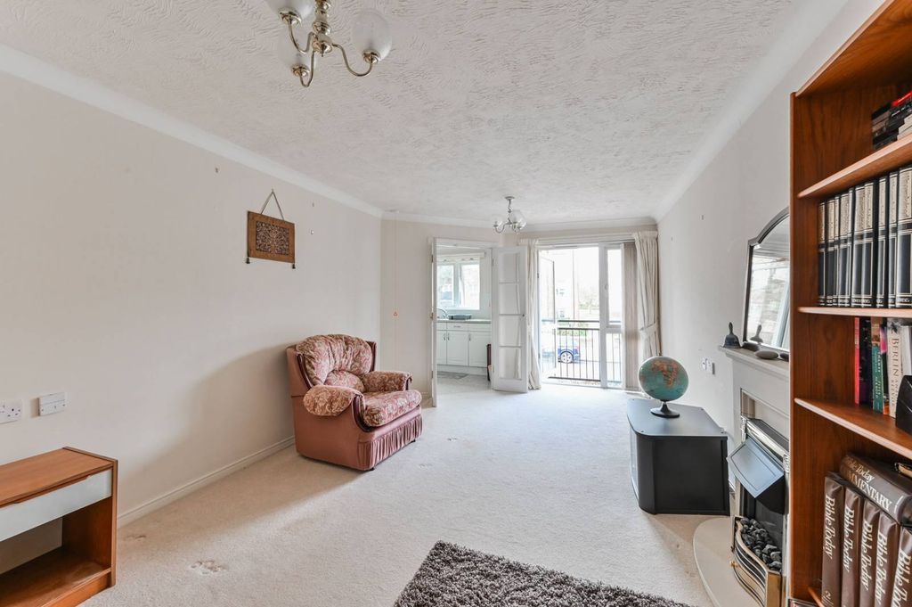 Property photo 3 of 10