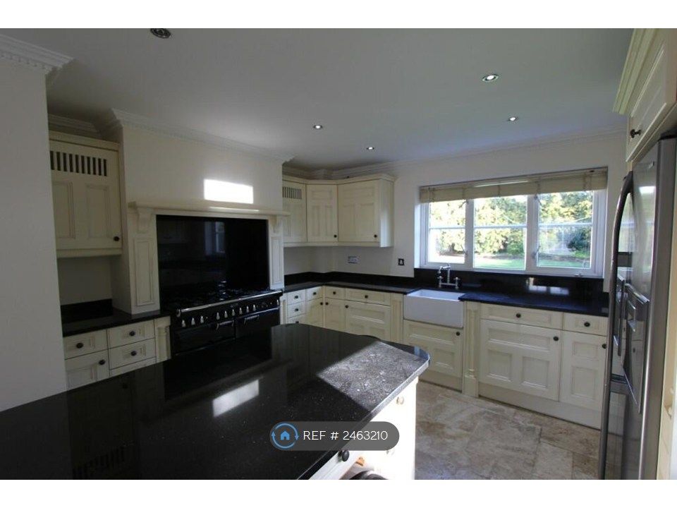 Property photo 2 of 25