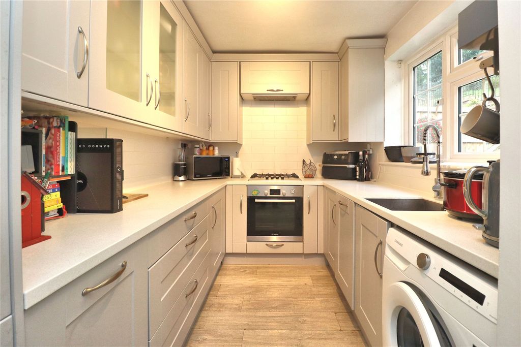 Property photo 2 of 12 Picture No. 08