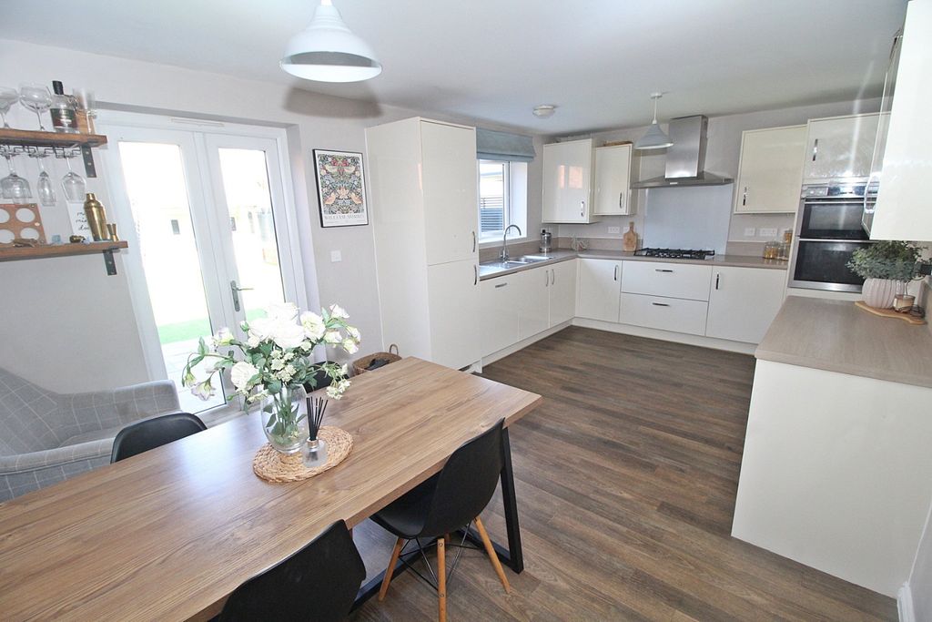 Property photo 3 of 17 5233917