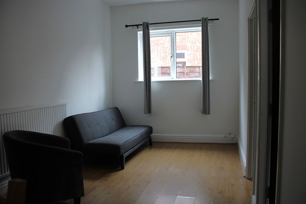 Property photo 3 of 9 Living Room