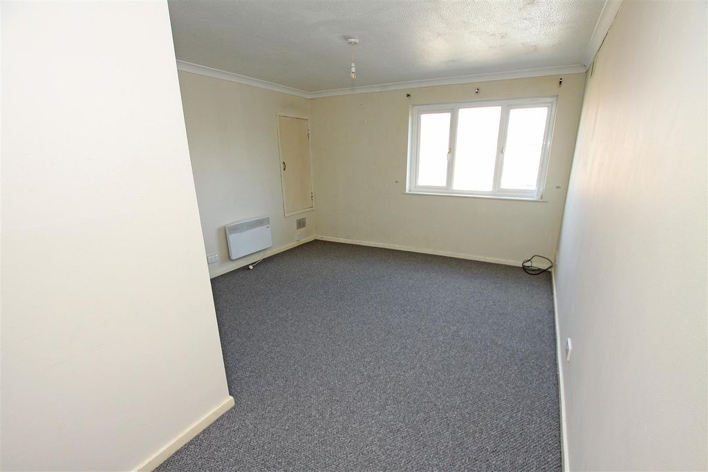 Property photo 2 of 13 Living Room.Jpg