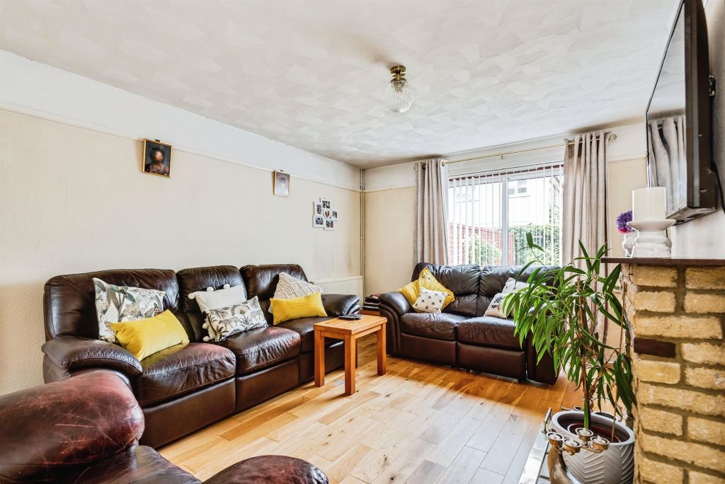 Property photo 3 of 17