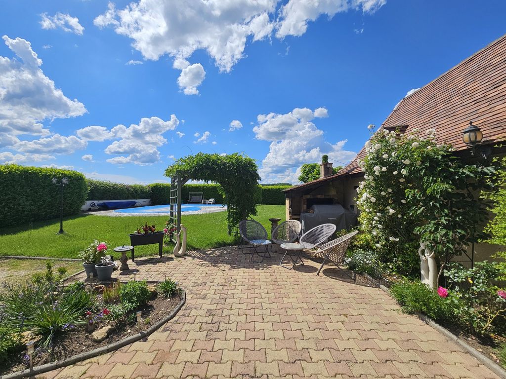 Property photo 2 of 24