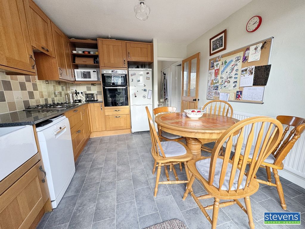 Property photo 2 of 23 Image00021