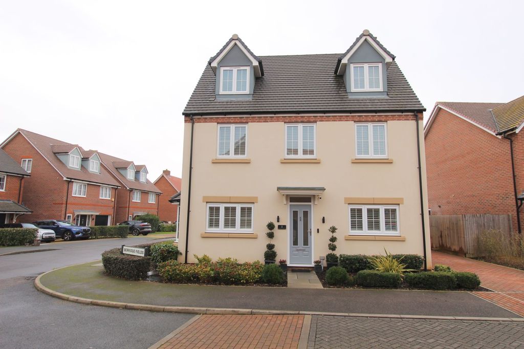 Property photo 2 of 24 Front 3