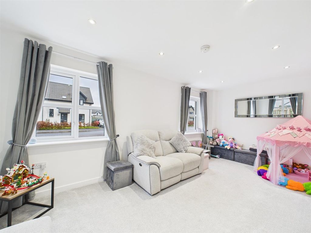 Property photo 3 of 16 Cam01486G0-Pr0961-Still011.Jpg