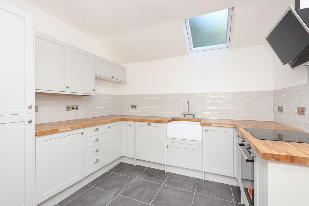 Property photo 2 of 27 Kitchen