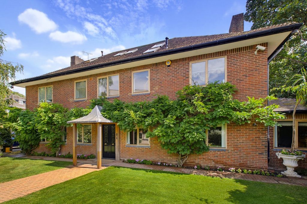 Property photo 1 of 27 Picture No. 12